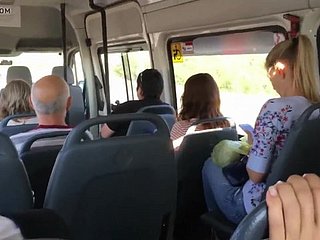 chanceux sur le bus.