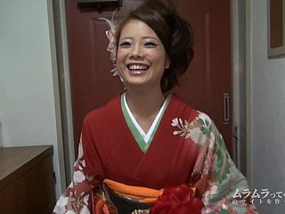 Down in the mouth Geisha blinkt haarige Fotze und gibt einen Blowjob