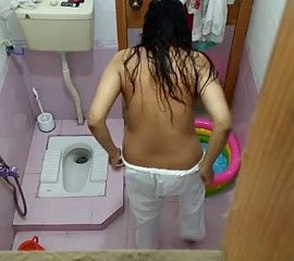 sepupu mendapat pancuran adegan penuh saya