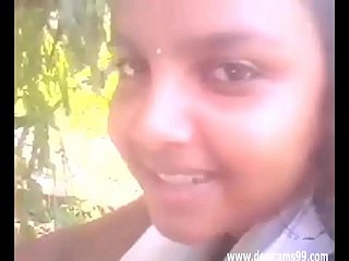 Boobs Mostrar da menina Desi bonito e Imprensa no parque Amateur Cam Hot