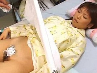 عورت مرض کے ماہر 4 کی طرف سے دھوکہ