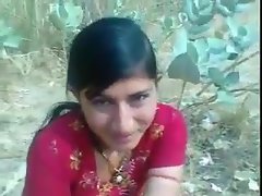 خوبصورت چھاتی اور شہد بلی دکھا خوبصورت شرم بھارتی لڑکی