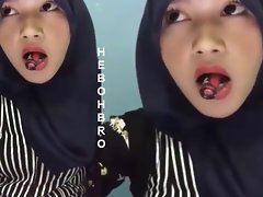 हिजाब सह पीने के लिए पसंद करती है