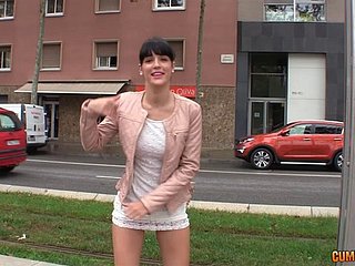 Cái mông đó thật tuyệt vời và phải được đánh giá cao trong một cảnh chết tiệt