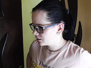 Anna voltou para casa e viu traição