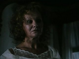 成熟的女人偷走了他的童贞