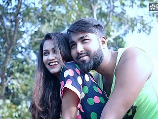 Pati ke chhote bhai apne hi nai nawalee bhabhi ko pretend to karke chodne ka maja luta disinter ghar pe bhaiya nahi tha