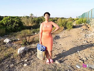 Nudist Beach पर कोरिन: हमारे लिए अजनबी और कमबख्त '