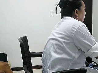 لدي الكثير من التوتر الذي سأحصل على تدليك وأسترخي
