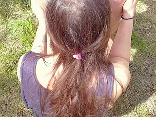 Người hàng xóm medic lại để tôi xé quần lót của cô ấy và đưa cho cô ấy một creampie trong âm hộ của cô ấy