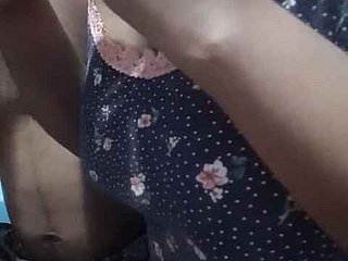 Scopro sneezles mia ragazza della stanza di bordi