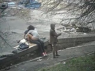 Seks publik di jalan