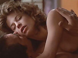 Titillating Linda Hamilton nackt connected with einer heißen Szene