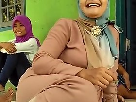 Beautiful Overprotect Hijab Feet!