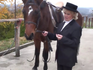 Effie aka Francsina masturba to una stalla