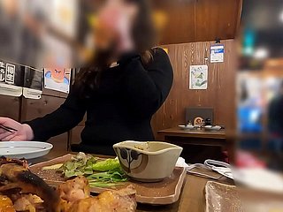 Voyeur privé japonais complètement réel Sweetheart cul Changement soudain chez une coquine de 28 ans travaillant dans un magasin de glaces J'ai rencontré une femme amoureuse du sexe qui gémissait encor
