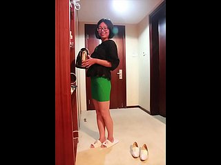 Una yo-yo strife = 'wife' tímida y cachonda recibe creampie