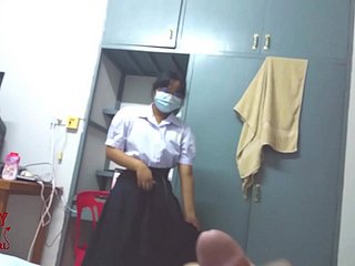 かわいいタイの学生ティーングラス学生が友達とセックスする