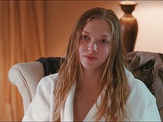 Amanda Seyfried & amp; Julianne Moore - Chloe (2009)