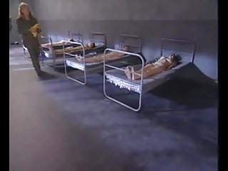 Slave cô gái ký túc xá