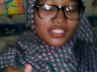 इंडोनेशियाई jilbab tudung memek berbulu 1
