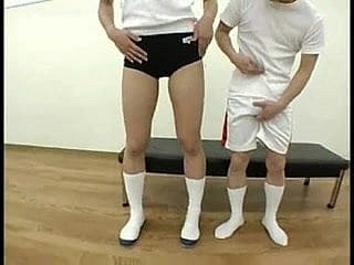 키 큰 여자와 짧은 사람 (검열)