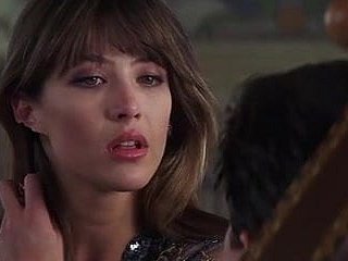 007 استجوابهم من قبل مثير S مارسو