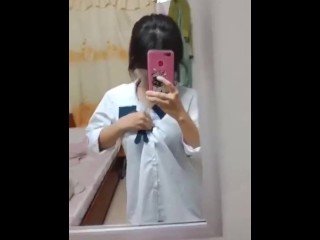 Em hoc sinh Áo trắng khoe vu Cang