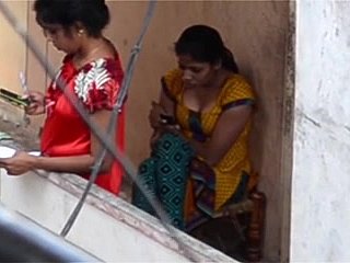 Desi voyeur sul balcone